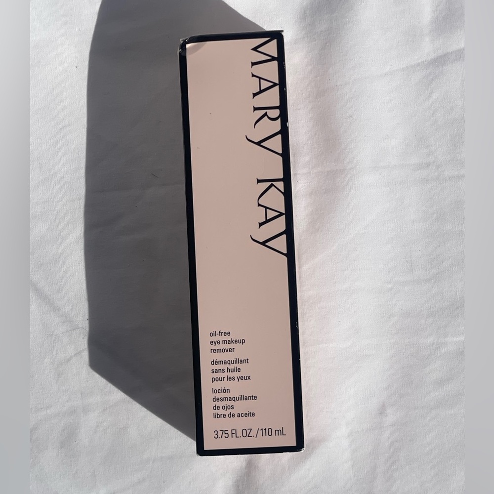 Brand new oil free eye make up remover.